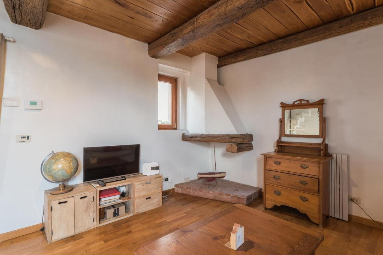 Cozy Wooden Apt In Piazza Navona Apartment Rome Exterior photo